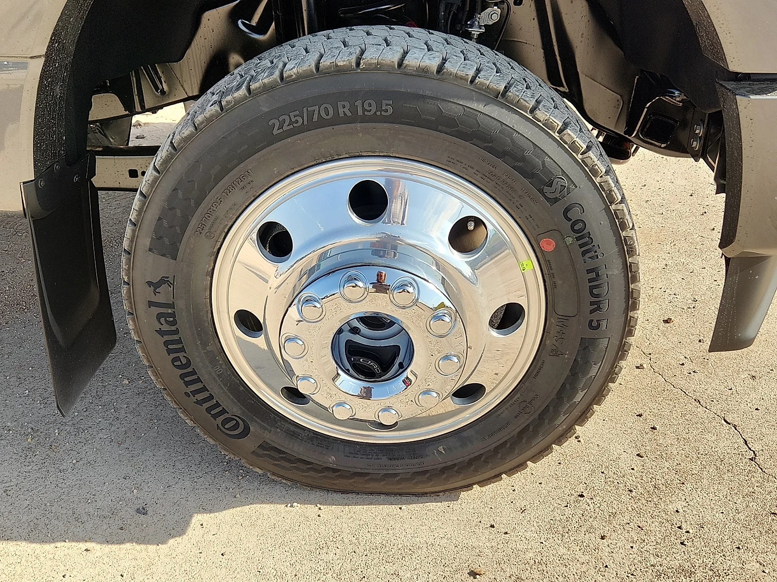 New 2027 Carbonized Gray Metallic Ford XLT image 9