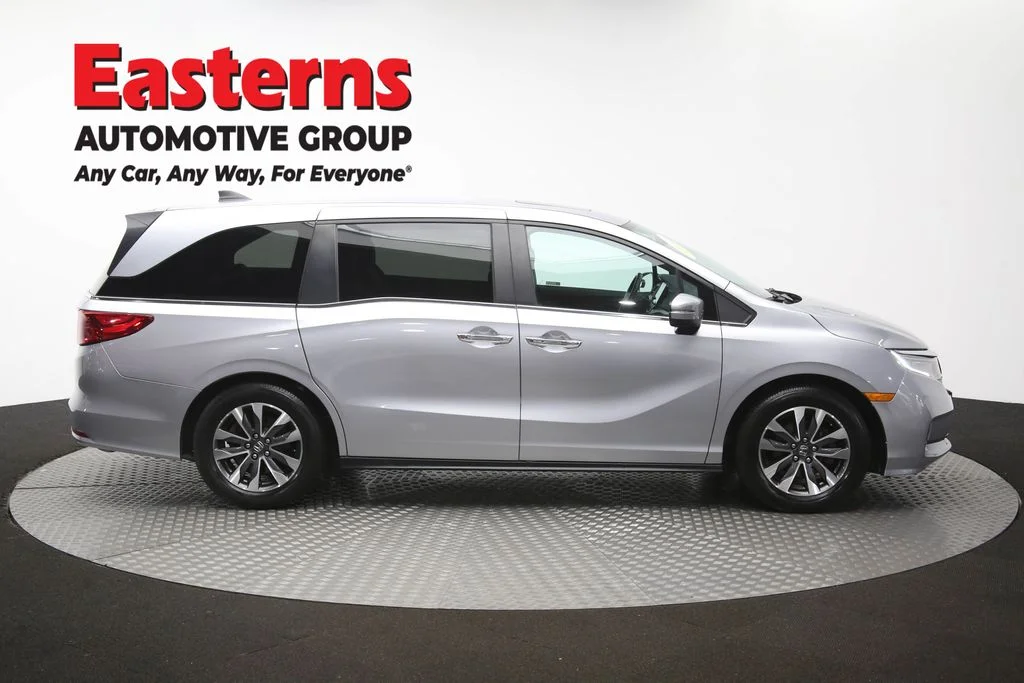 Used 2023 Silver Honda EX-L image 47