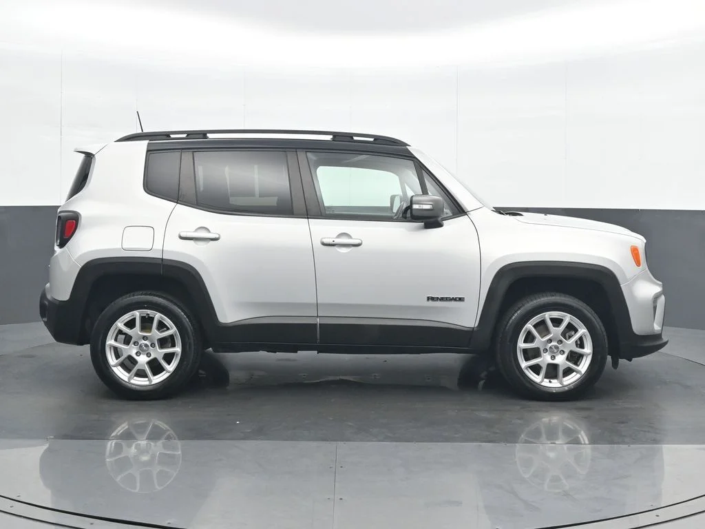 Used 2021 Silver Jeep Limited image 7