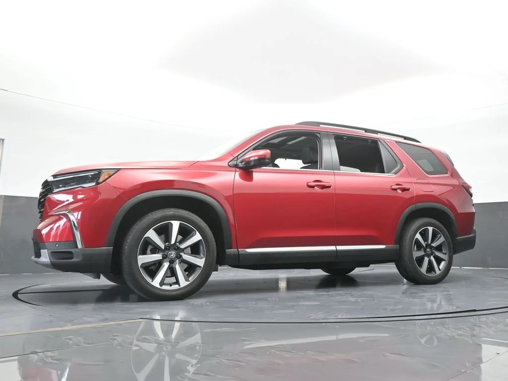 Used 2024 Radiant Red Metallic II Honda Touring image 65
