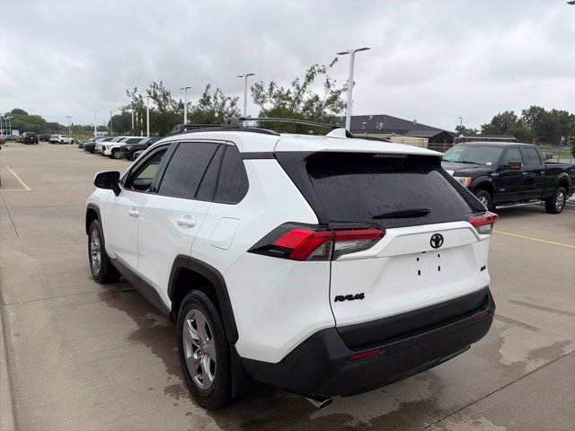 Used 2025 White Toyota XLE image 5