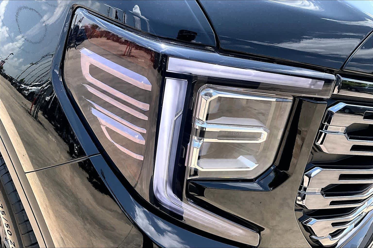Used 2025 Onyx Black GMC Denali Ultimate image 55
