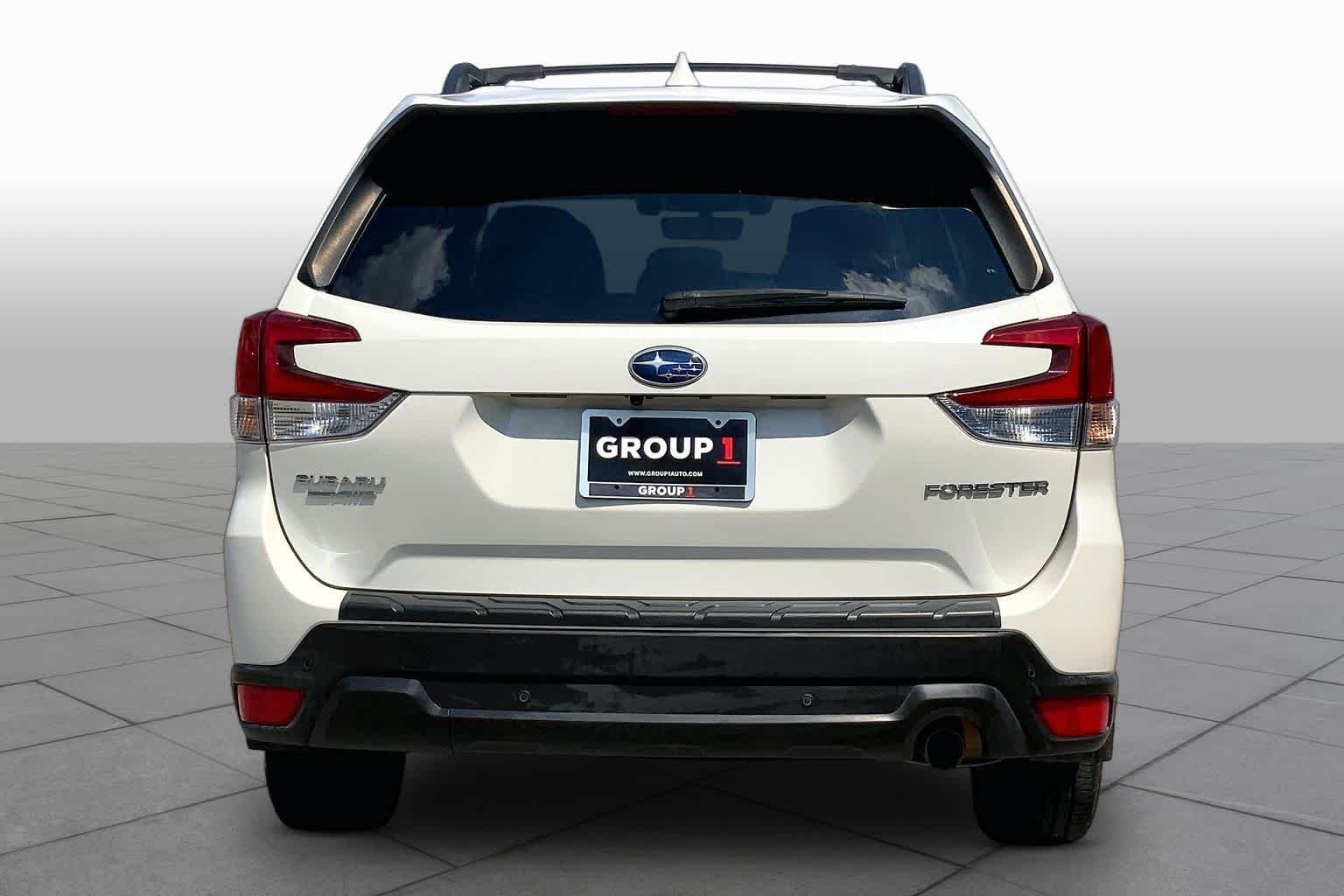 Used 2021 Crystal White Pearl Subaru Limited image 5