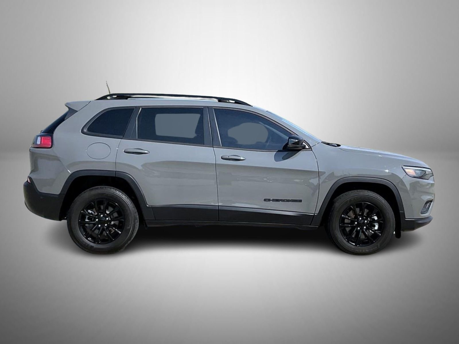 Used 2023 Gray Jeep Altitude image 4