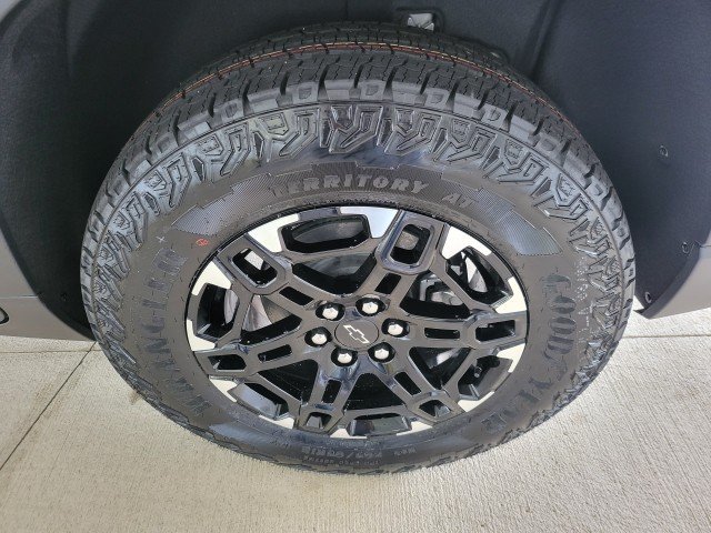 New 2027 Sandstone Gray Chevrolet Z71 image 9