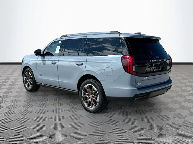 New 2026 Gray Ford King Ranch image 4
