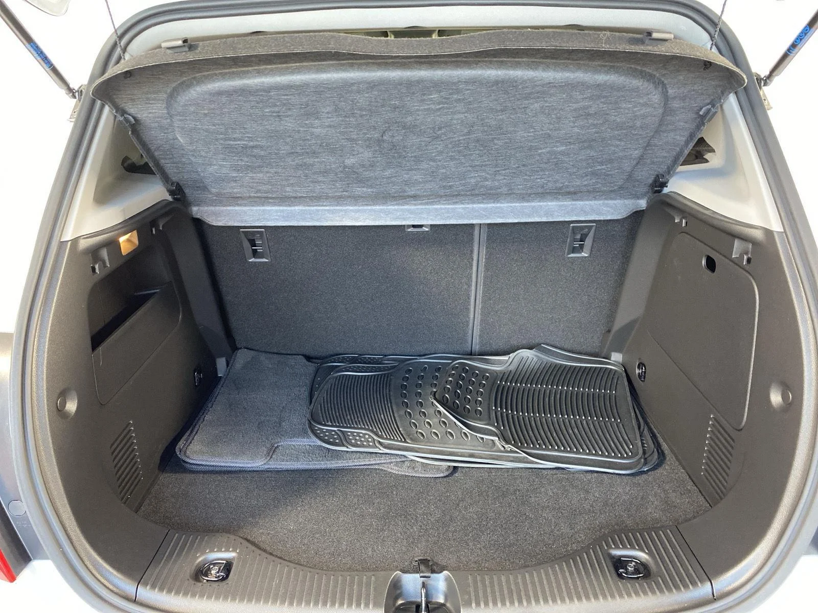 Used 2022 Summit White Chevrolet LT image 17