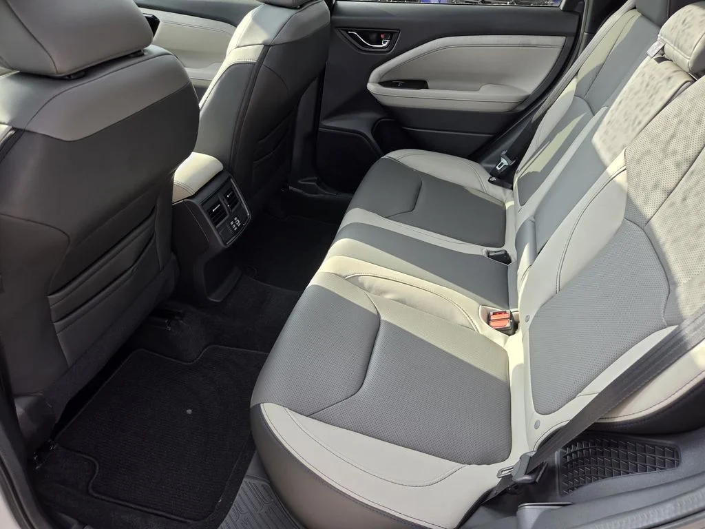 New 2026 CRYSTAL WHITE PEARL Subaru Limited Hybrid image 6