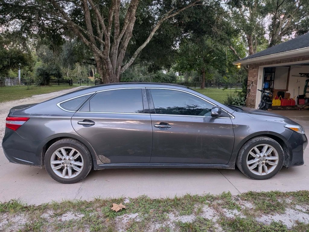 Used 2013 Gray Toyota XLE image 4