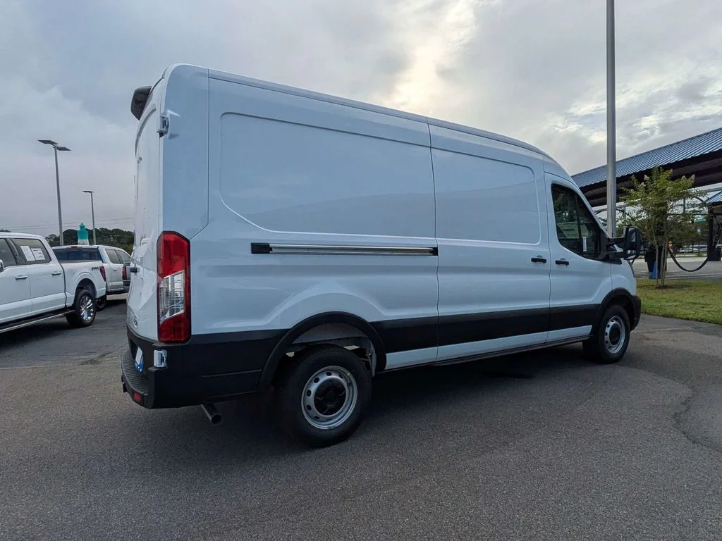 New 2027 White Ford Base image 4