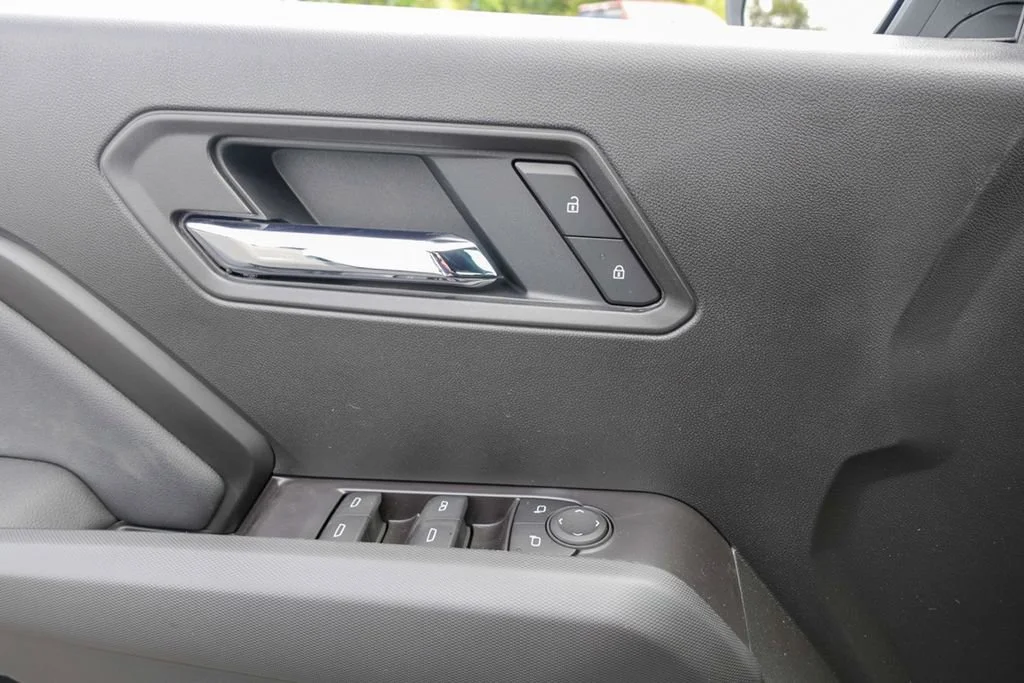 2025 Chevrolet Colorado LT - Photo 13