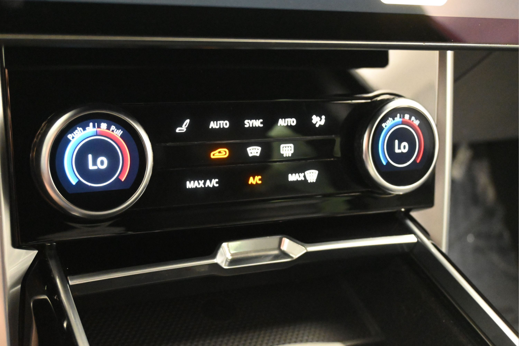 2023 Land Rover Range Rover SE - Photo 11