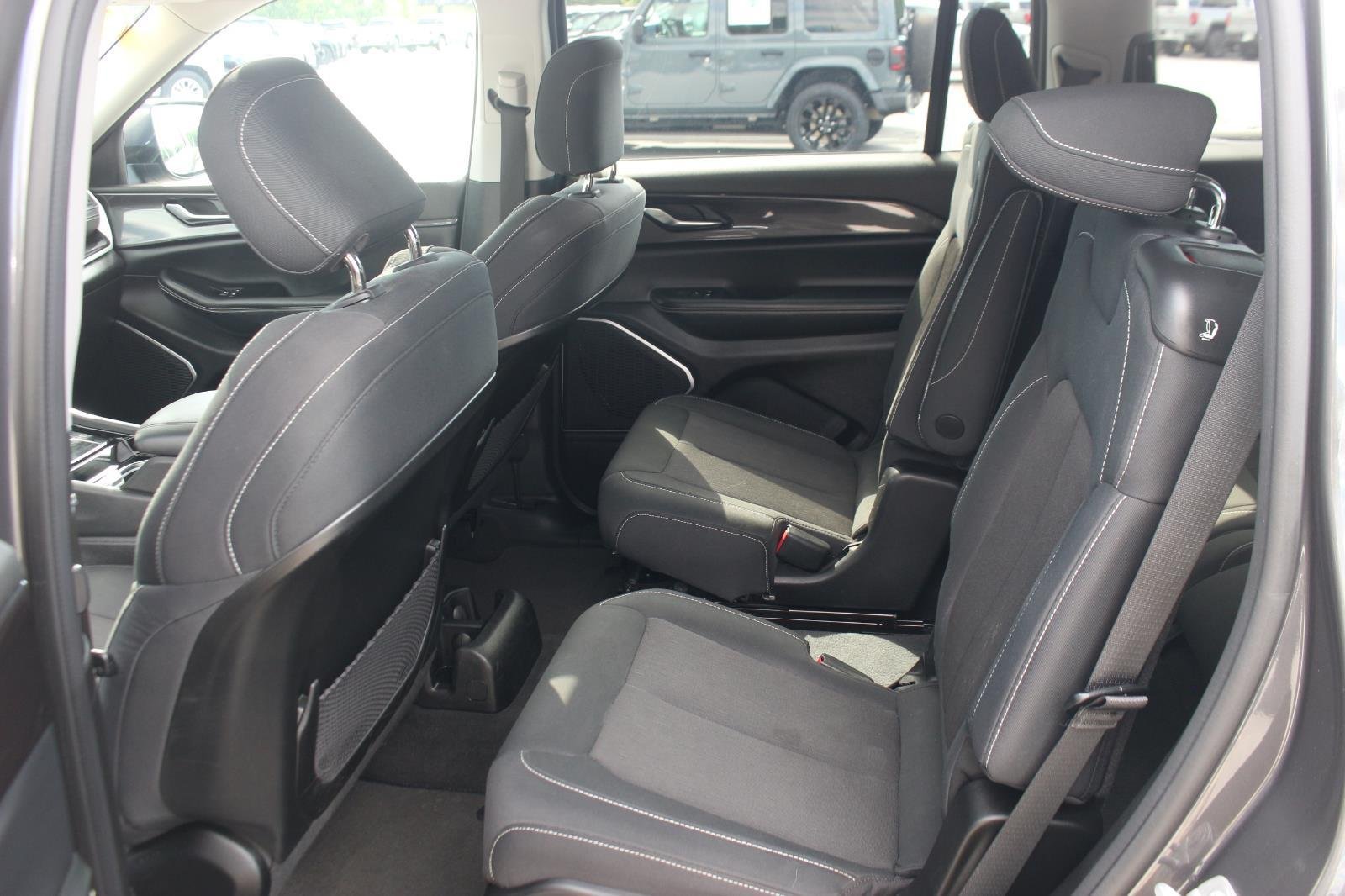 Used 2022 Gray Jeep Laredo image 32