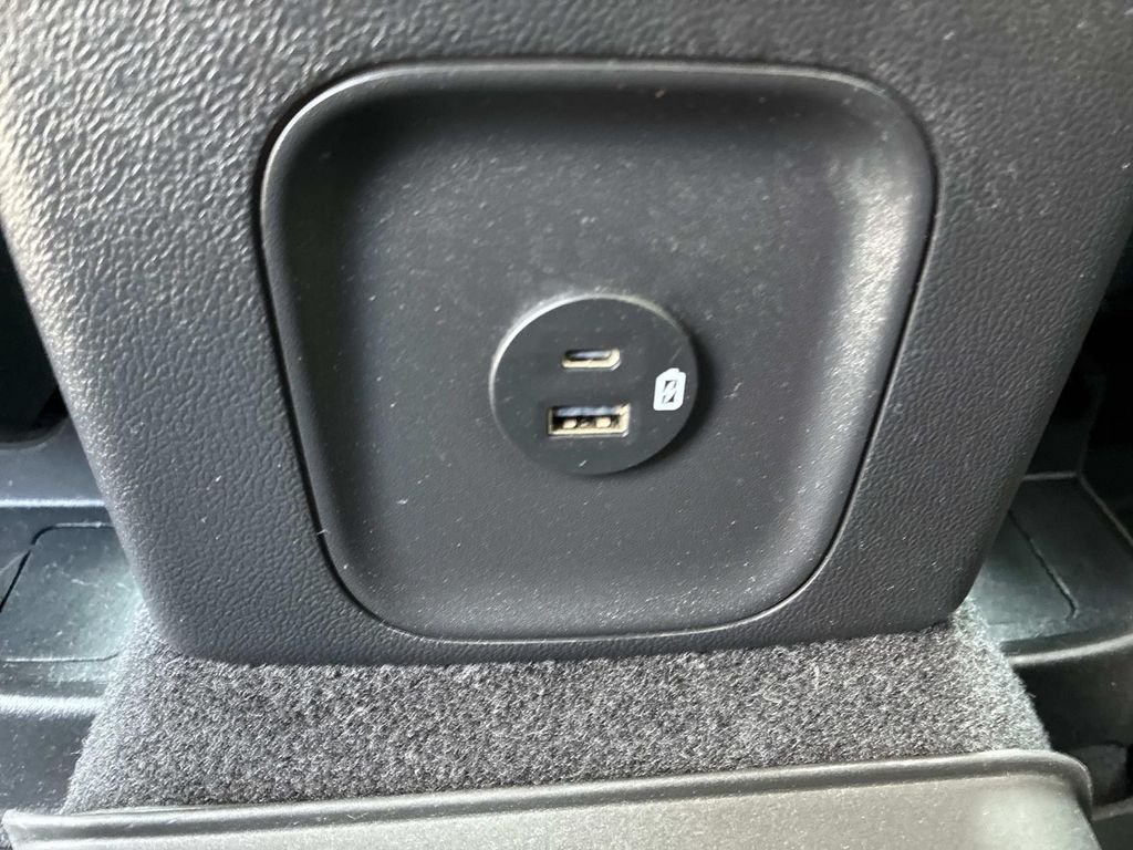Used 2022 White Ford SE image 16