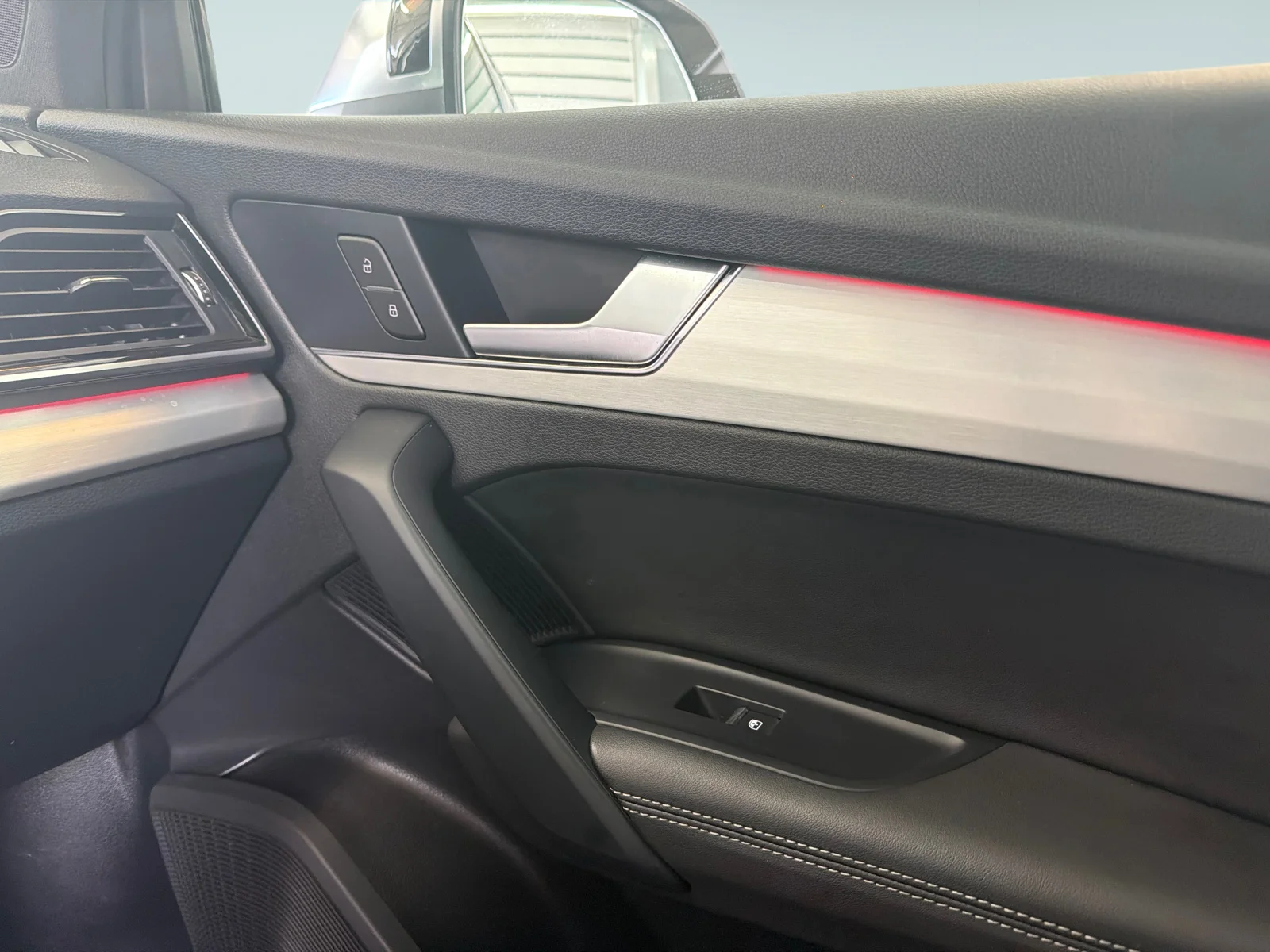 Used 2022 White Audi SQ5 Technik image 20