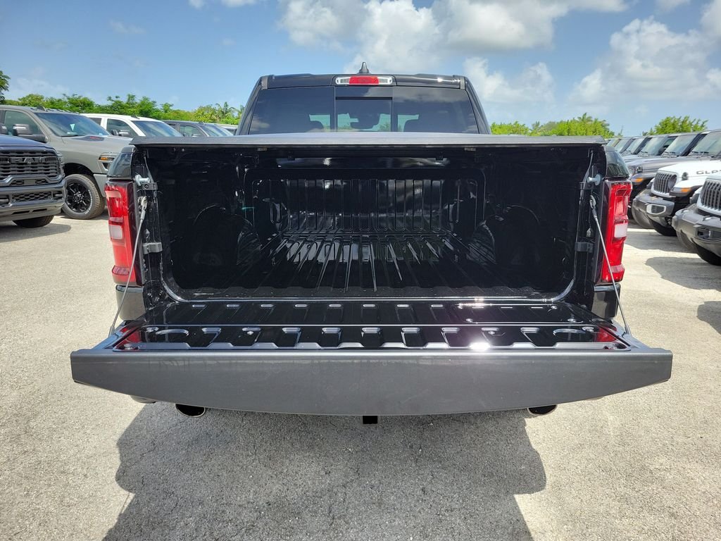 New 2026 Diamond Black Crystal Pearl-Coat Exterior Paint RAM Laramie image 9