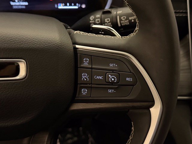 Used 2024 Bright White Clearcoat Jeep Limited image 41