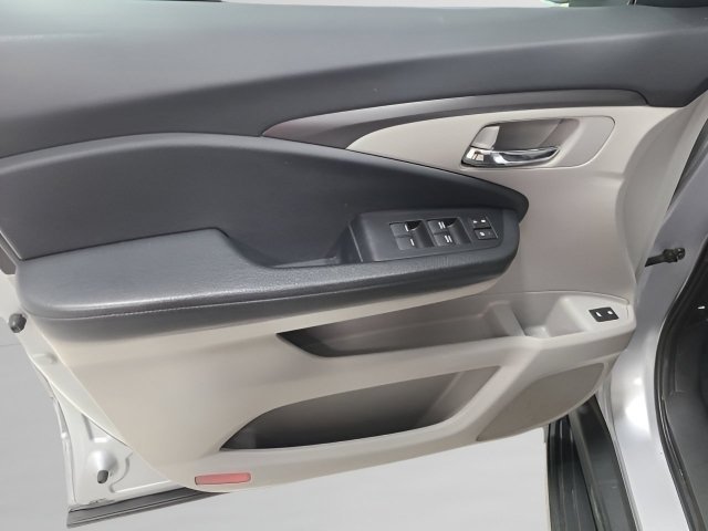 Certified Used 2018 Lunar Silver Metallic Honda EX-L image 21