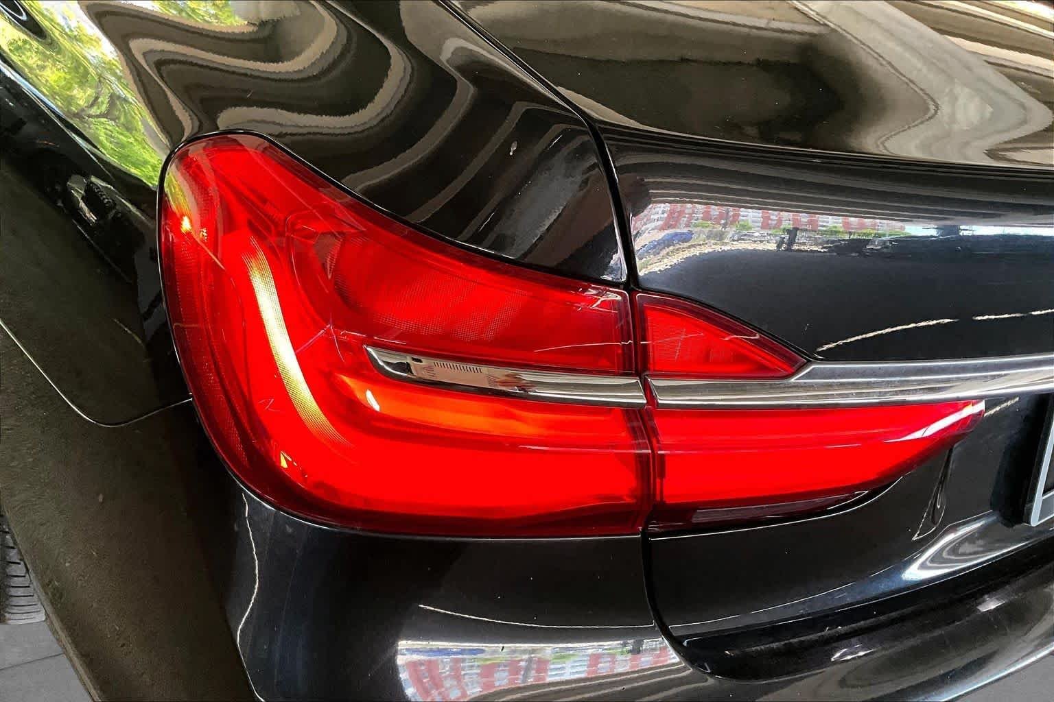 Used 2018 Black Sapphire Metallic BMW 740i image 28