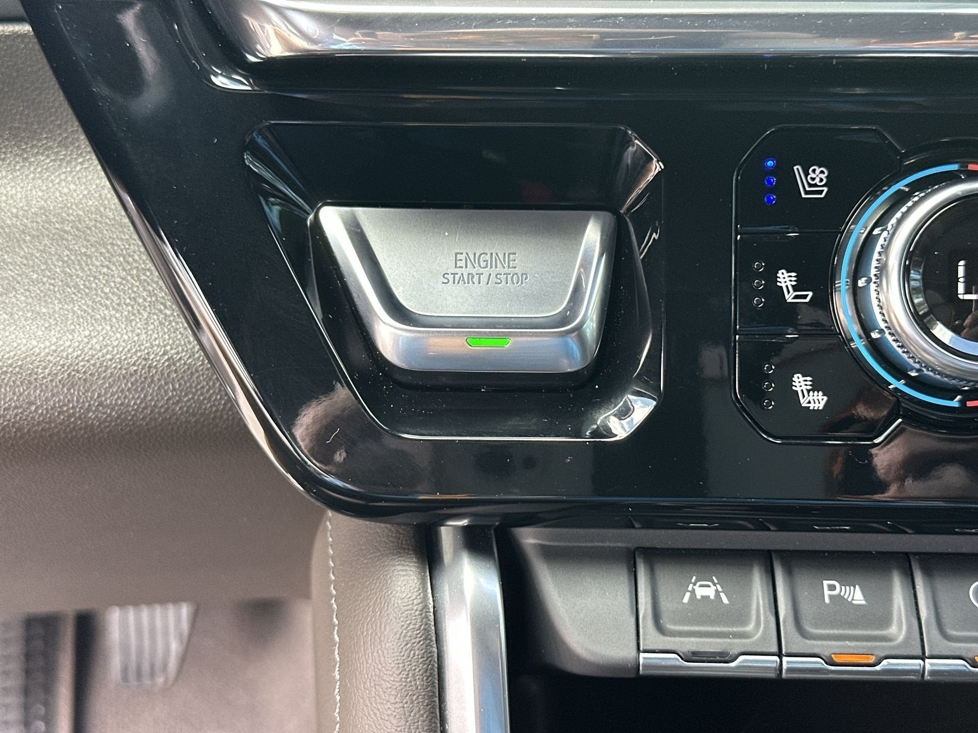Certified Used 2023 STERLING METALLIC GMC Denali image 17