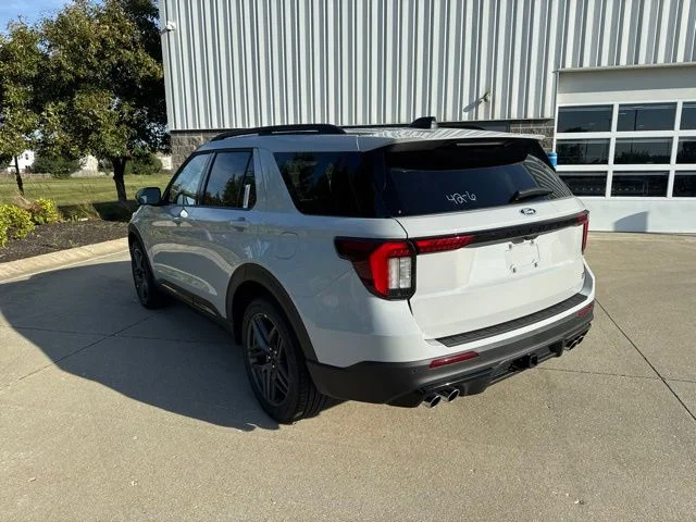 New 2027 Avalanche Gray Ford ST image 8