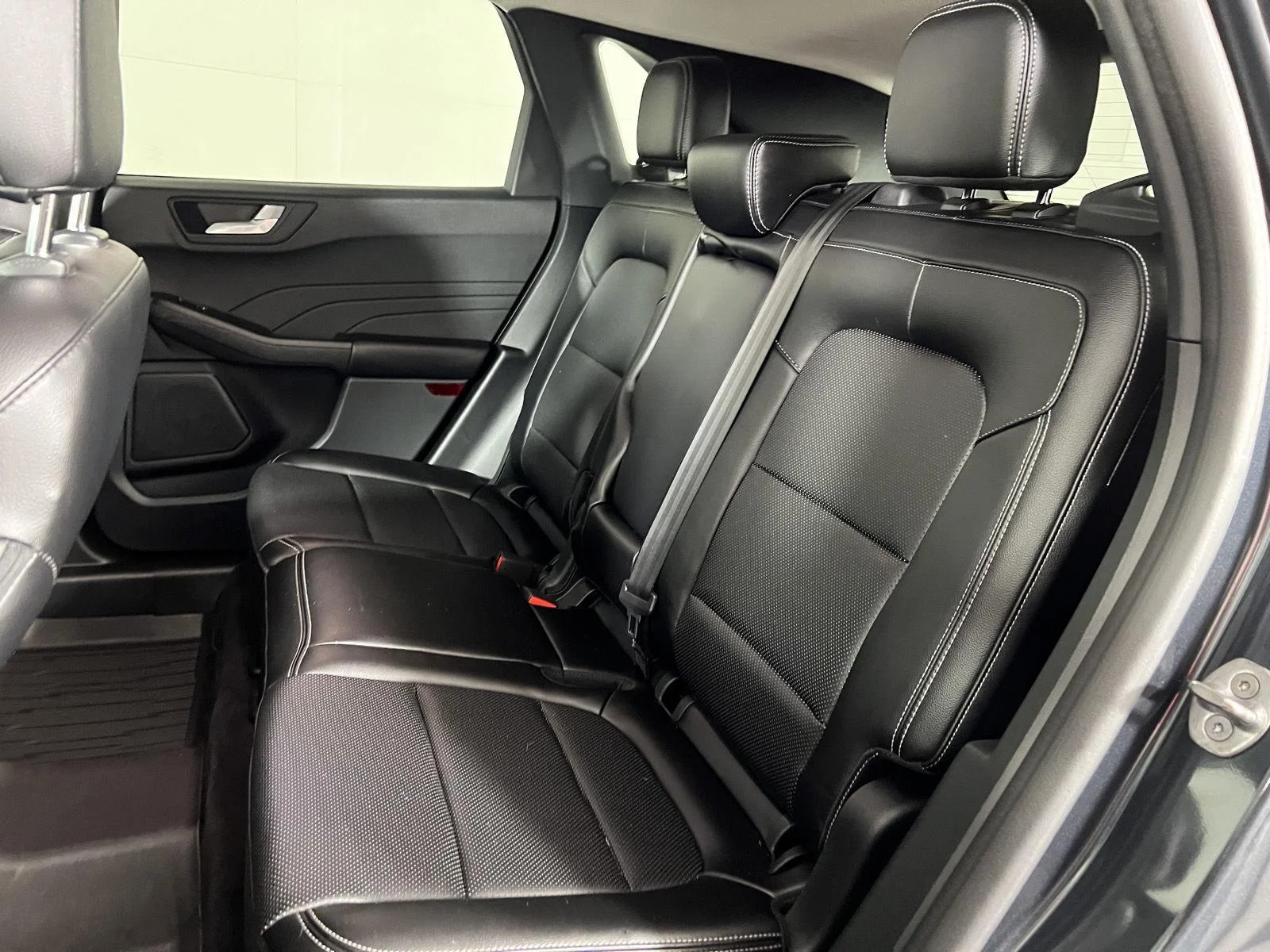 Used 2022 Stone Blue Ford SEL image 5
