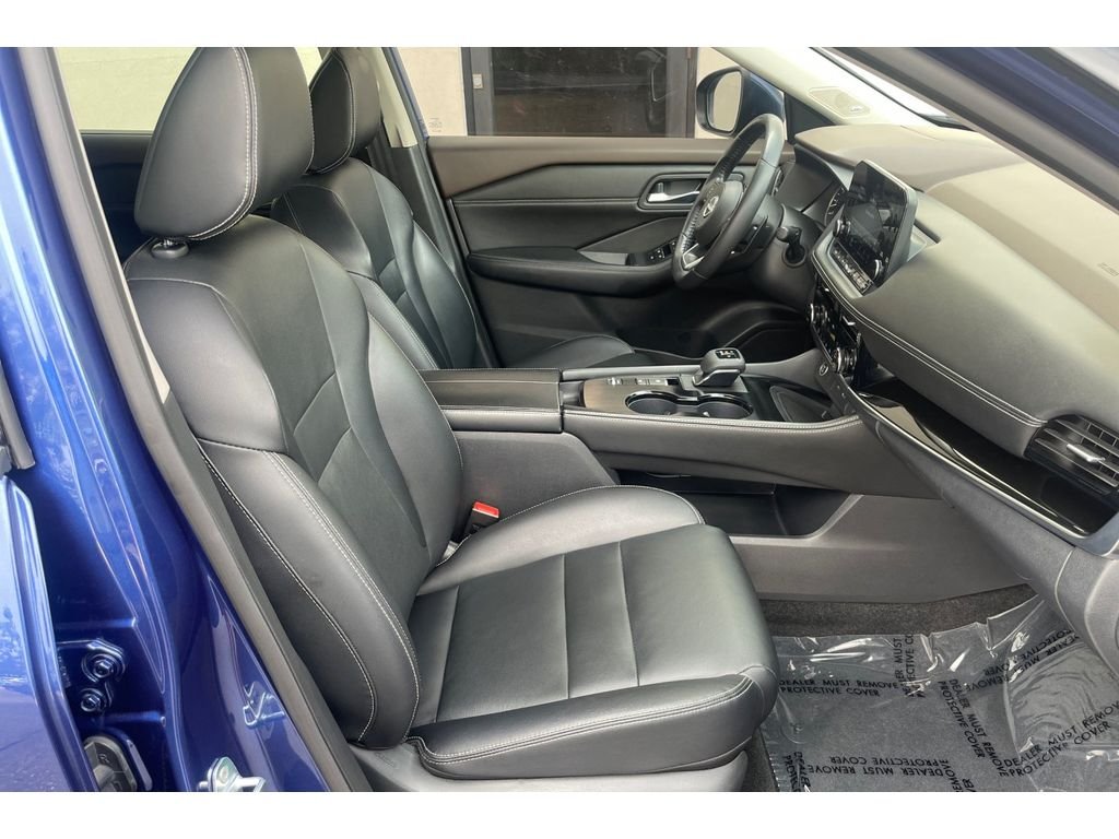 Used 2023 Caspian Blue Metallic Nissan SL image 19