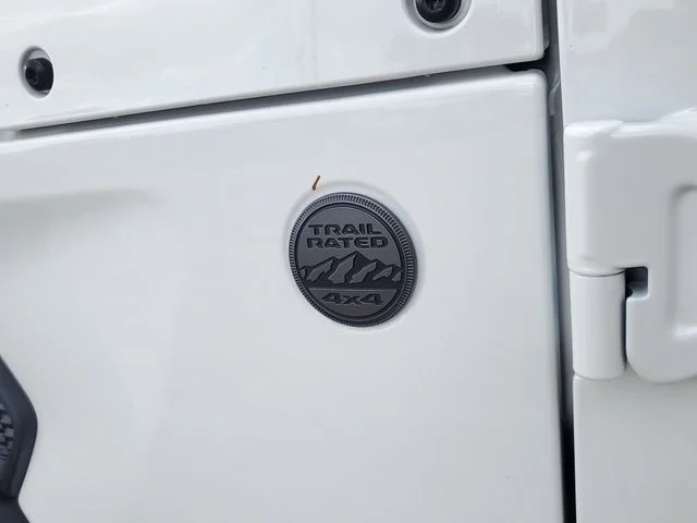 New 2026 Bright White Clear-Coat Exterior Paint Jeep Sport image 7