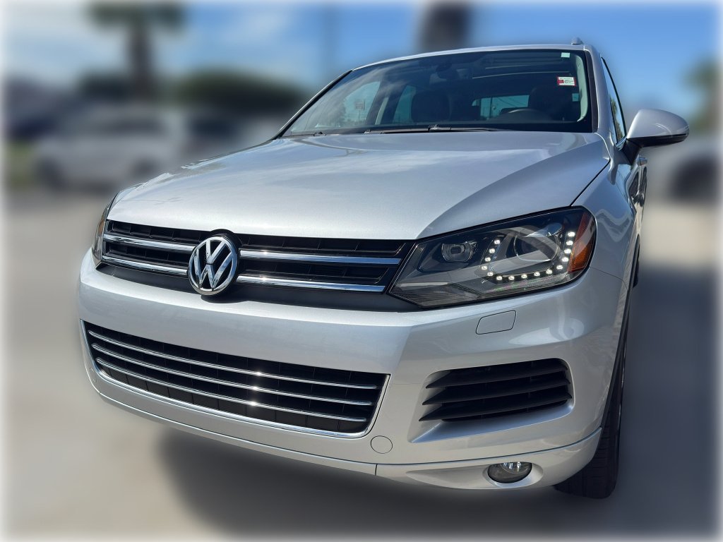 Used 2014 SILVER Volkswagen V6 Sport image 3