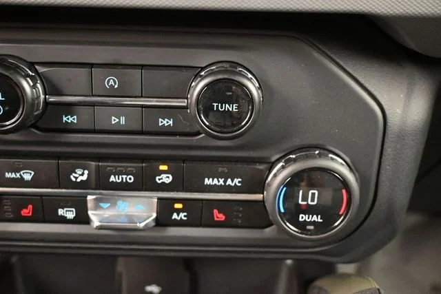 Used 2024 Black Ford Everglades image 25