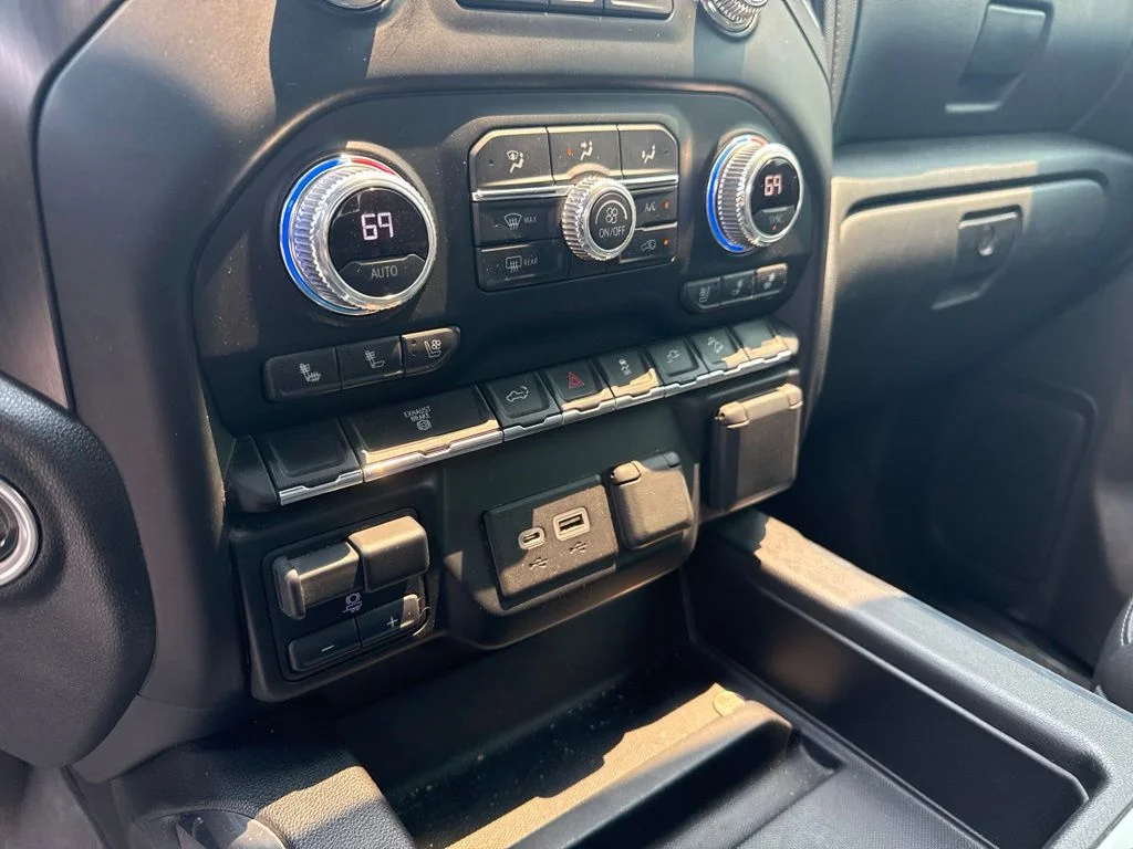 Used 2022 Onyx Black GMC AT4 image 24