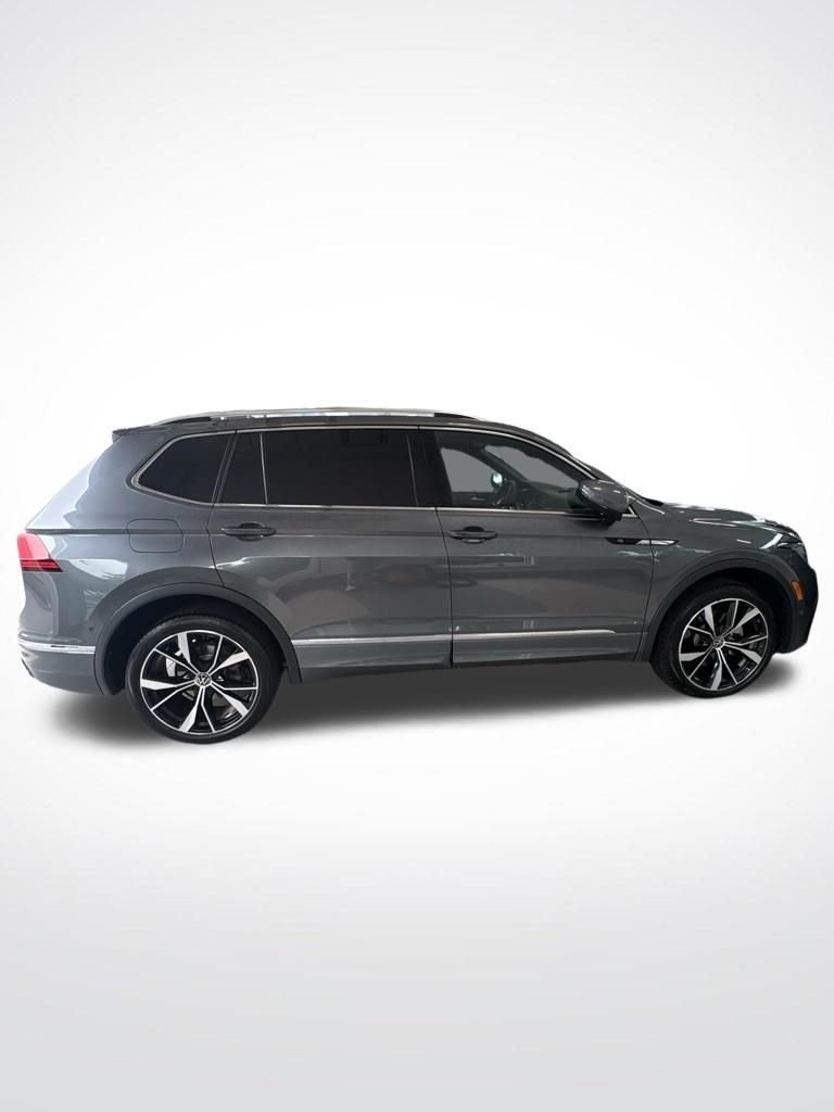 Used 2023 Gray Volkswagen 2.0T SEL R-Line image 9