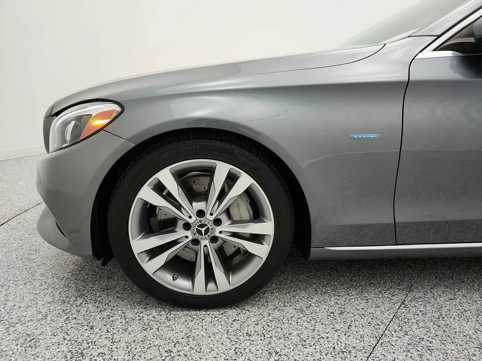 Used 2018 Selenite Grey Metallic Mercedes-Benz C 350e Sedan image 19