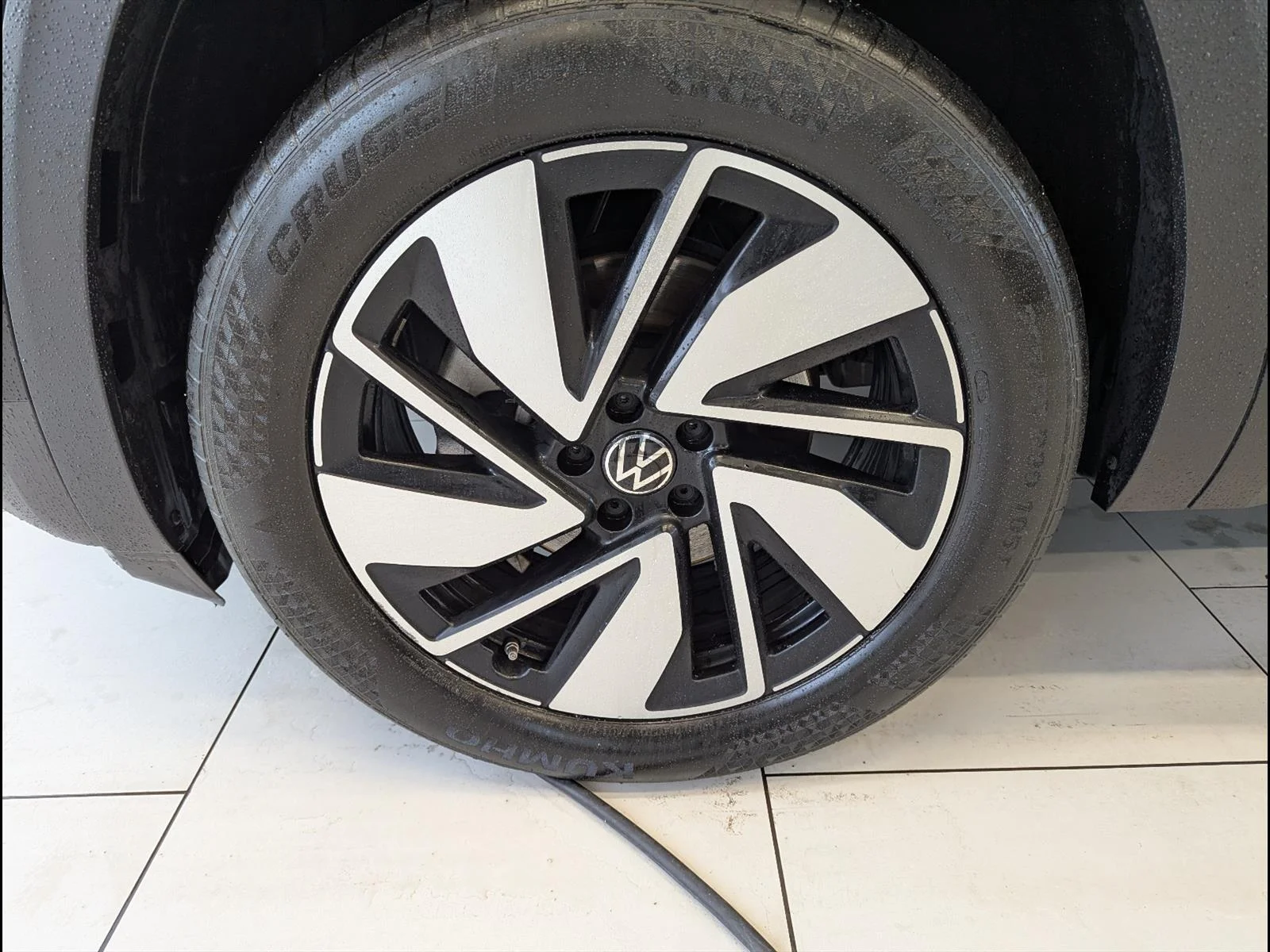 Certified Used 2024 Deep Black Pearl (2t2t) Volkswagen 2.0T SE W/Technology 4MOT image 11