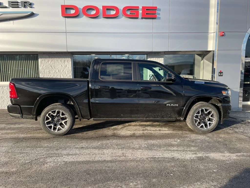 New 2026 Diamond Black Crystal Pearl-Coat Exterior Paint RAM Laramie image 7