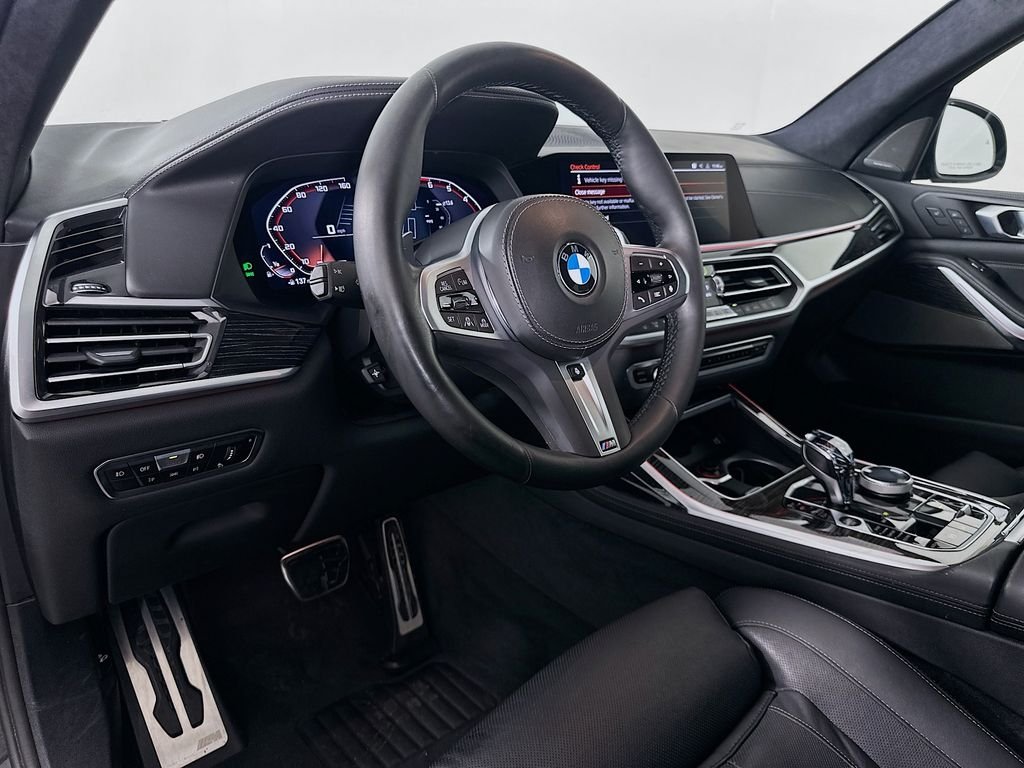 Used 2022 Black Sapphire Metallic BMW M50i image 9