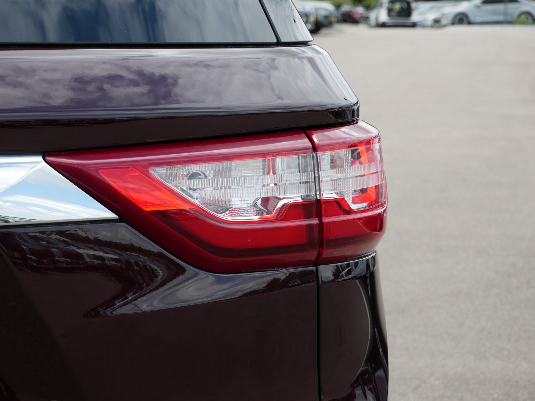 Used 2018 Black Currant Metallic Chevrolet Premier image 17