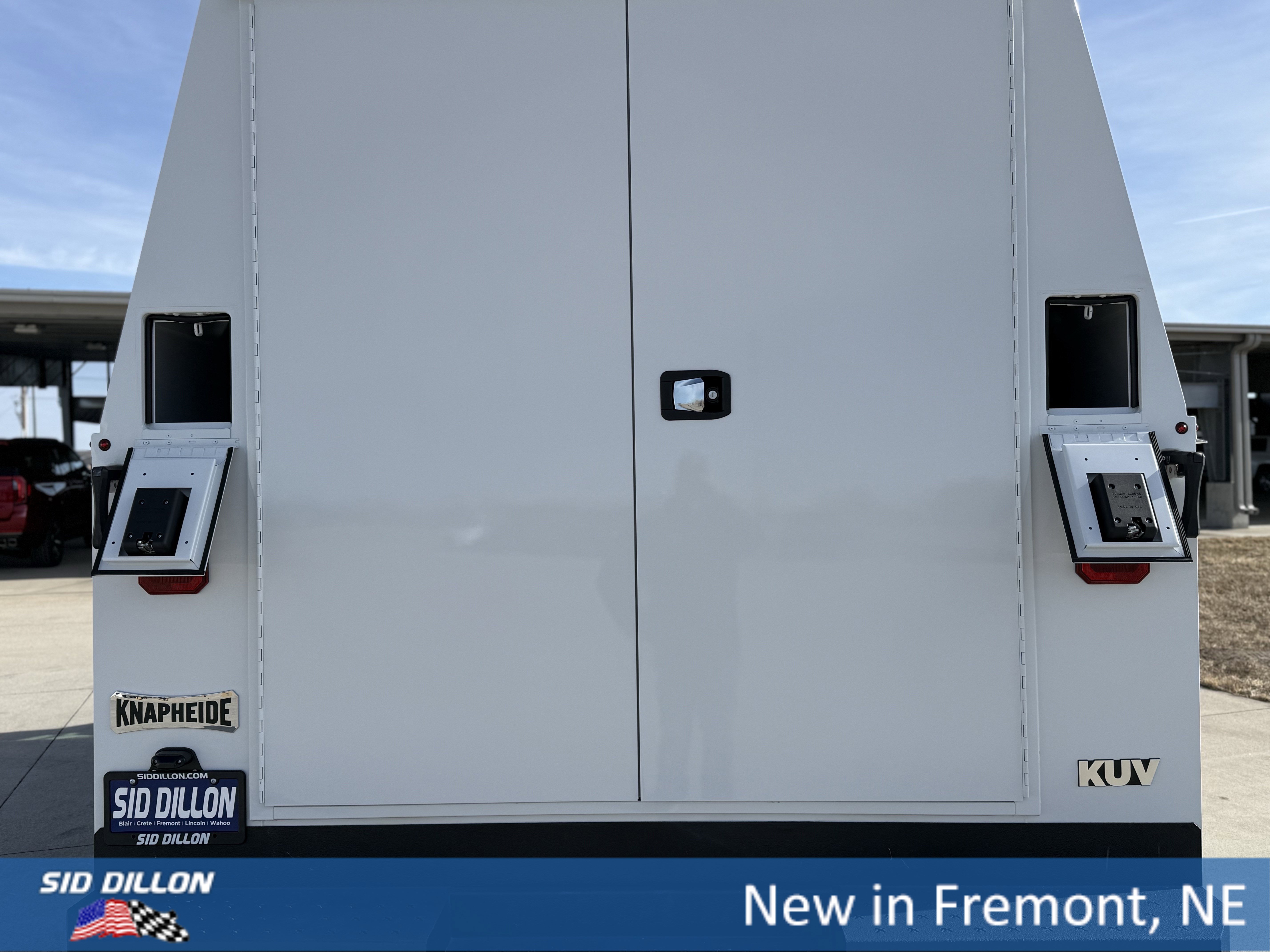 New 2025 Summit White Chevrolet Work Van image 15