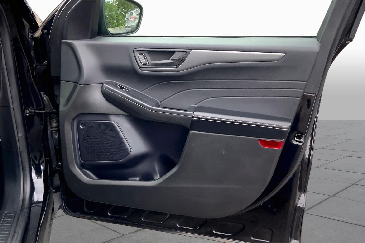 Certified Used 2024 Agate Black Ford Active image 23