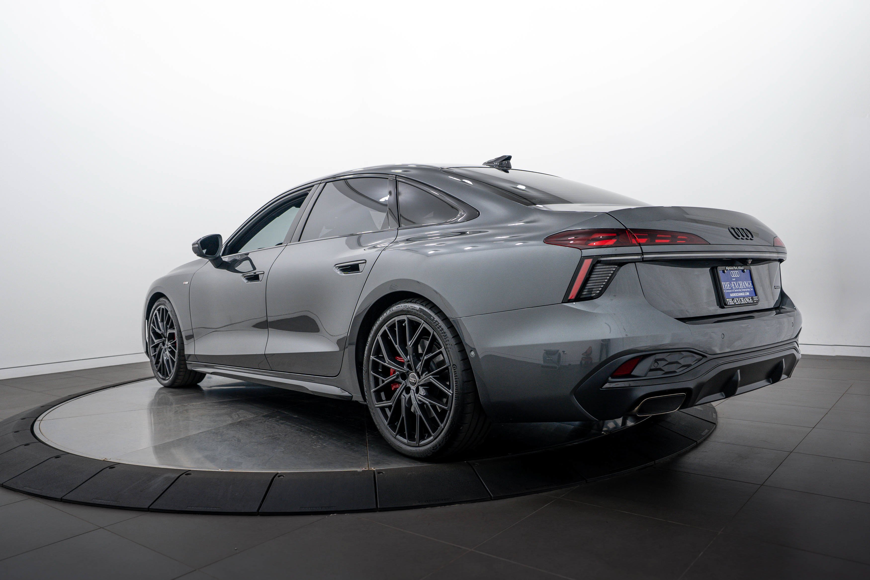 Used 2026 Daytona Gray Pearl Effect Audi Prestige image 5