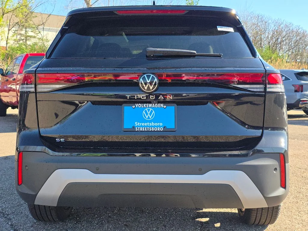 New 2026 Deep Black Pearl Volkswagen 2.0T SE image 6