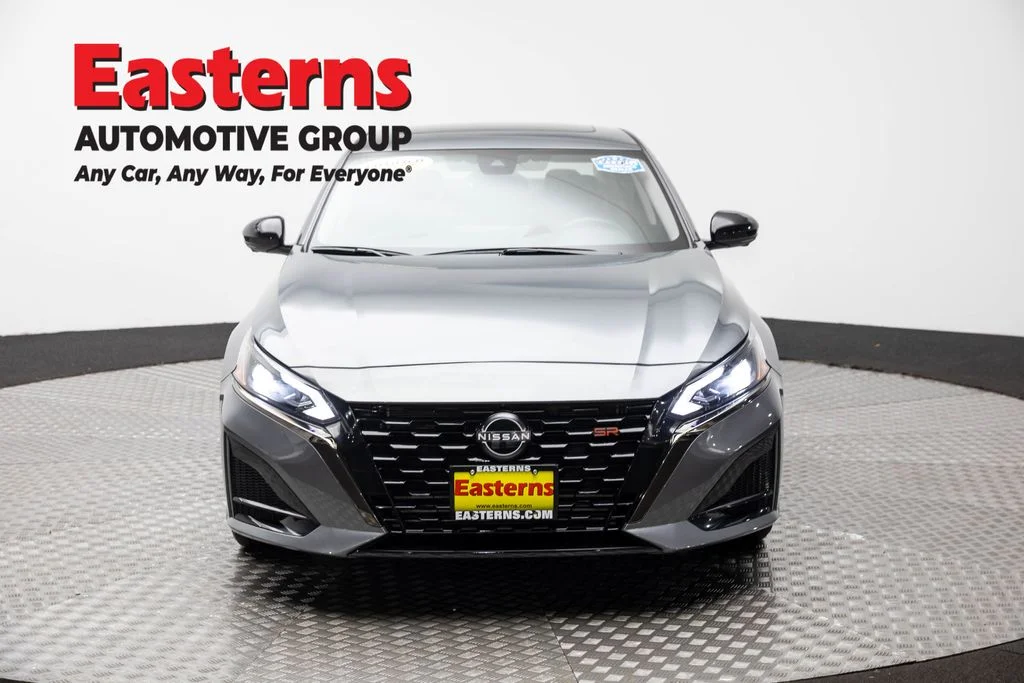 Used 2023 Gray Nissan 2.0 SR image 2