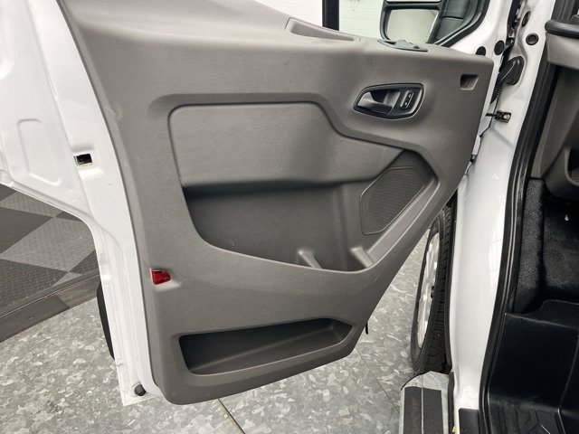 Used 2025 Oxford White Ford 250 image 7