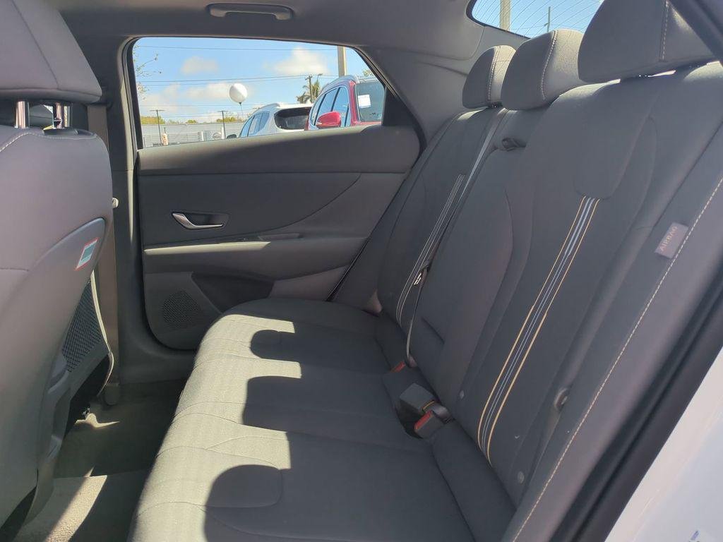New 2026 White Hyundai SEL Sport Premium image 14