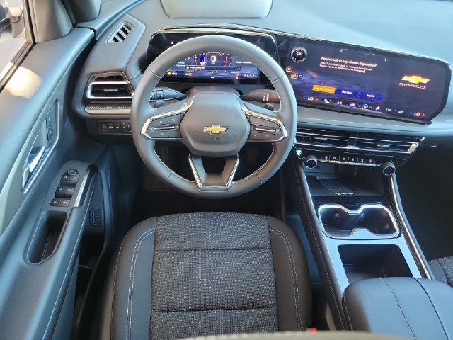 New 2027 Polar White Tricoat Chevrolet LT image 7