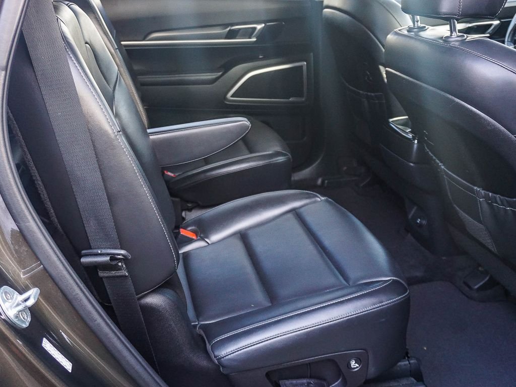 Used 2021 Green Kia S image 13