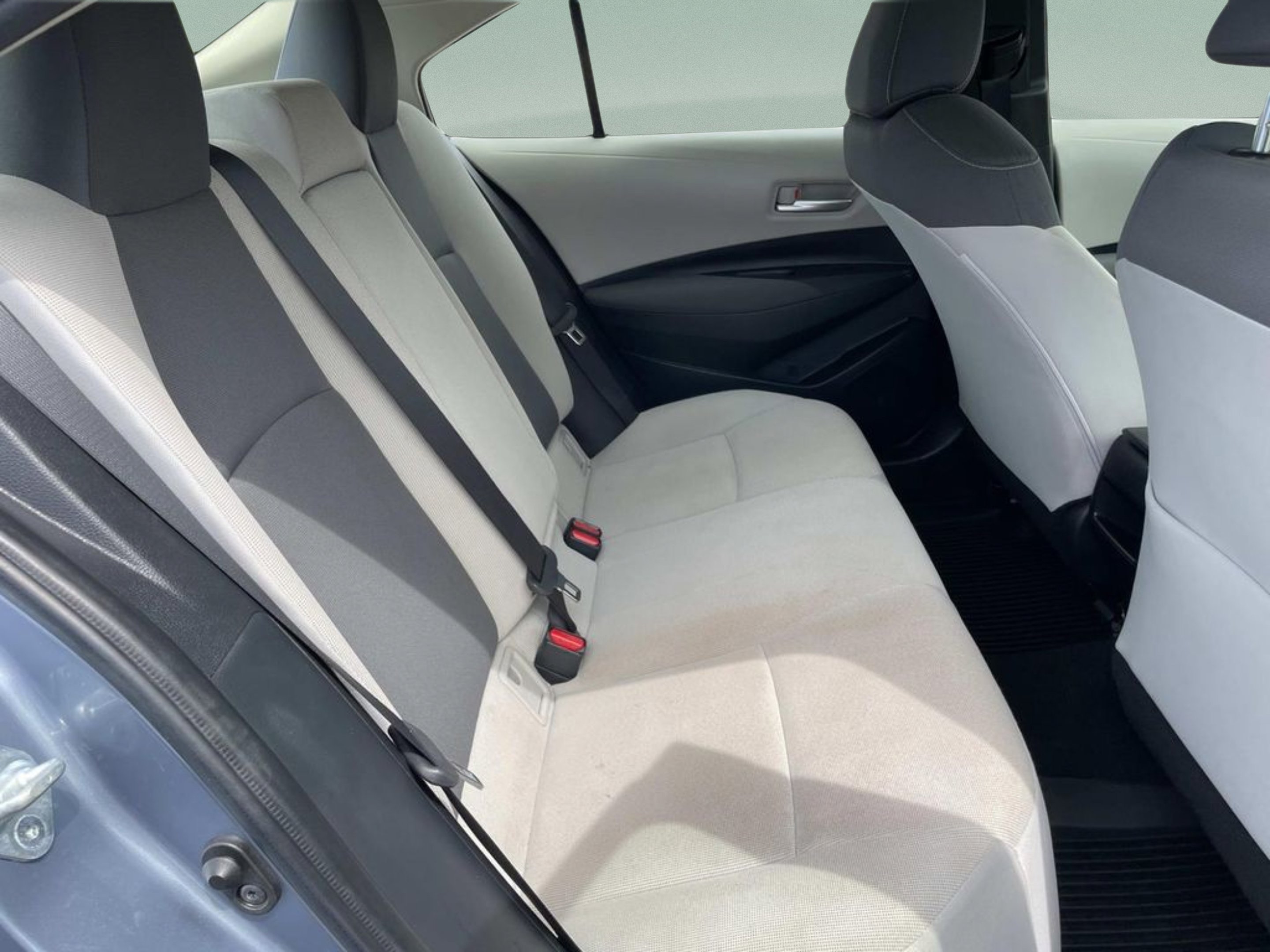 Used 2021  Toyota LE image 15