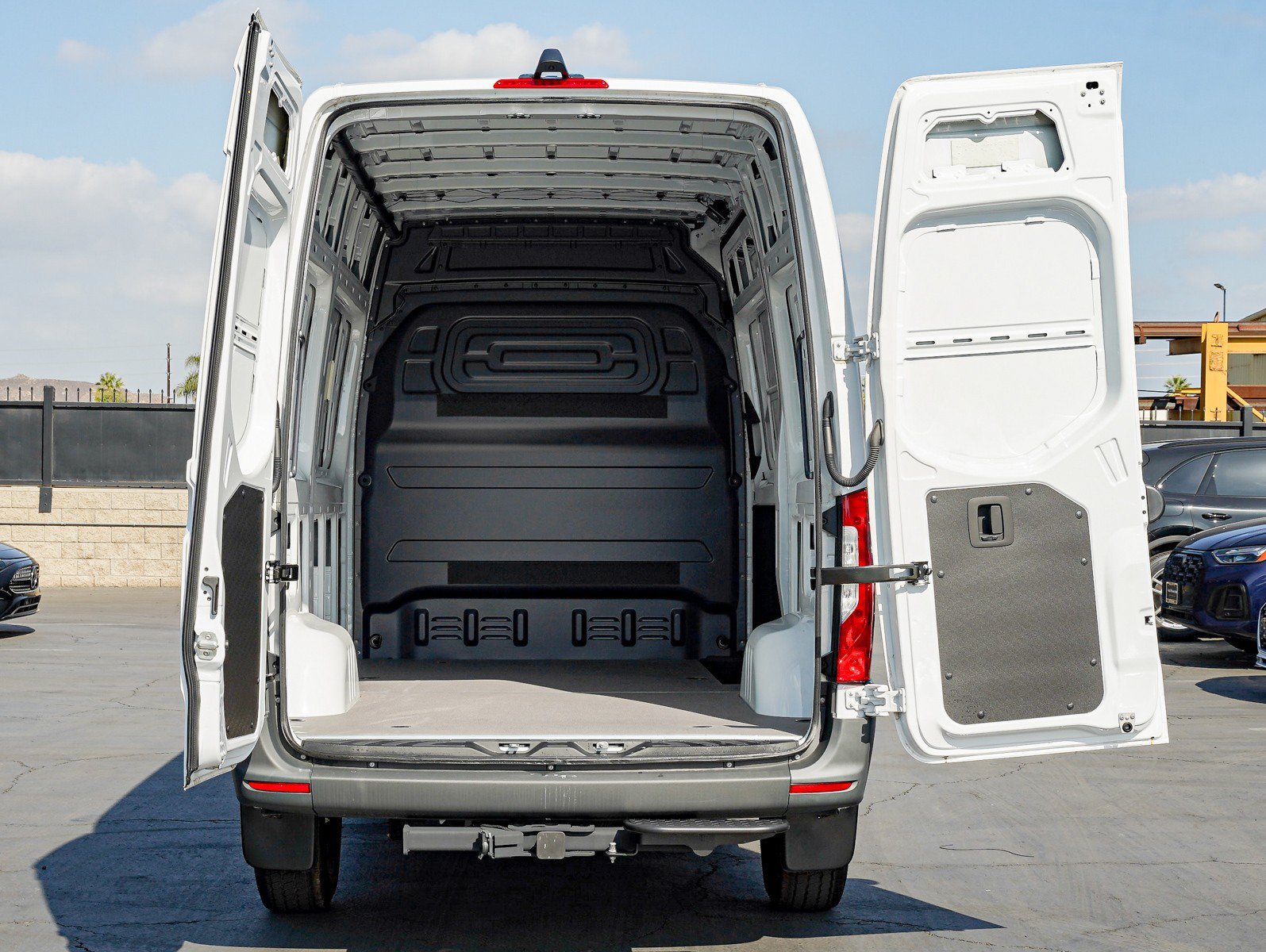 New 2025 Arctic White Mercedes-Benz 2500 Standard Roof I4 Diesel HO 144 RWD image 7