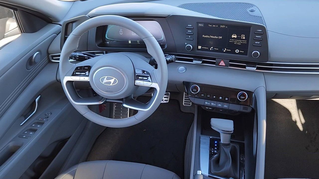 New 2026 Amazon Gray Hyundai SEL Sport image 5