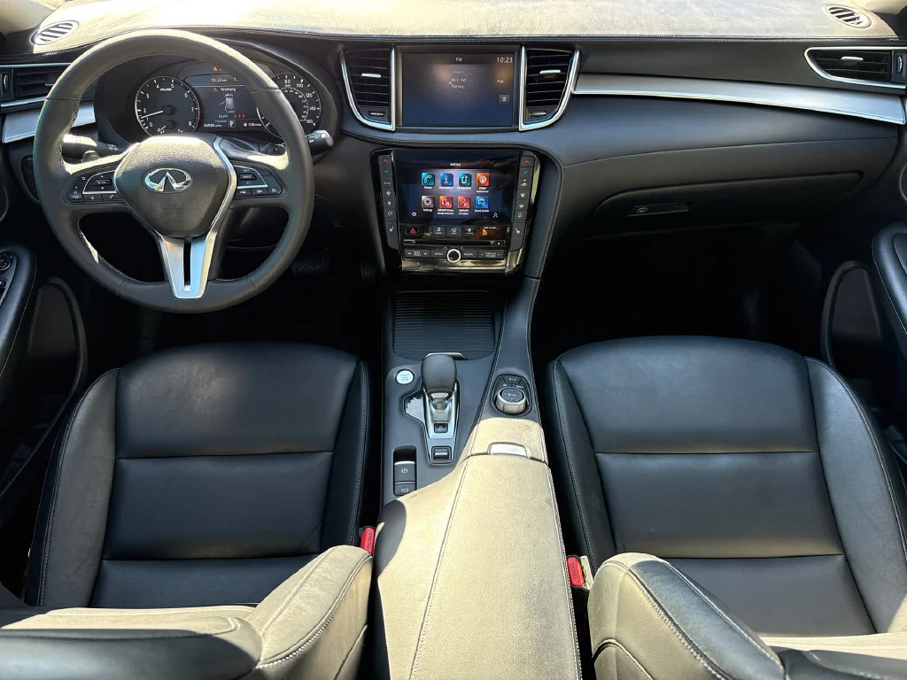 Used 2020 Black Obsidian INFINITI LUXE image 11